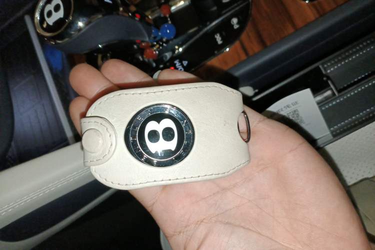 Used Bentley Bentayga 2022 4.0T V8 Vehicle Key