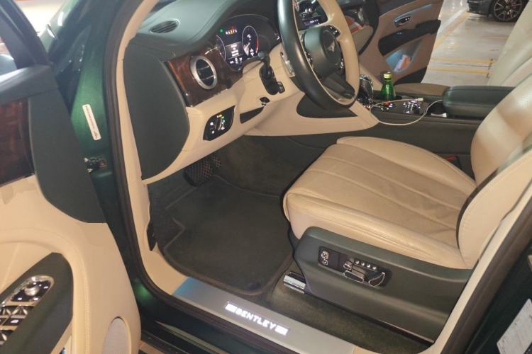 Used Bentley Bentayga 2022 4.0T V8 S Driver Seat