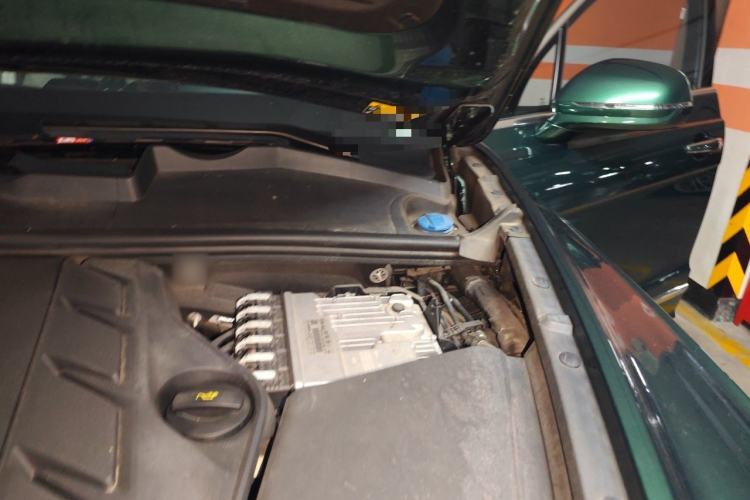 Used Bentley Bentayga 2022 4.0T V8 S Engine Bay Left
