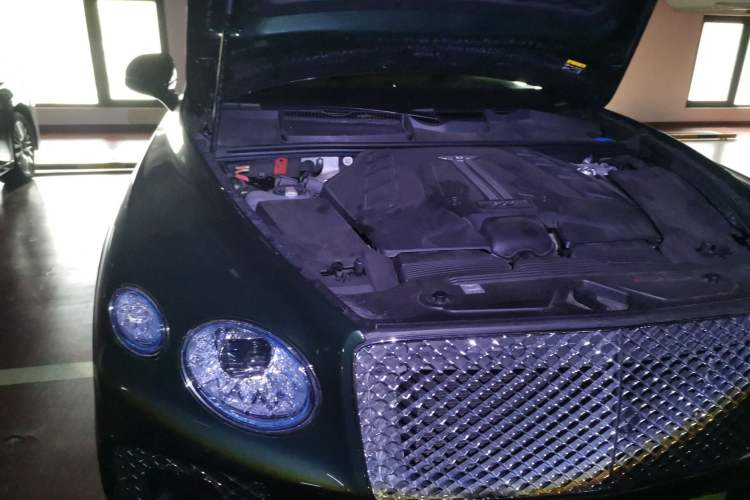 Used Bentley Bentayga 2022 4.0T V8 Engine Bay Right