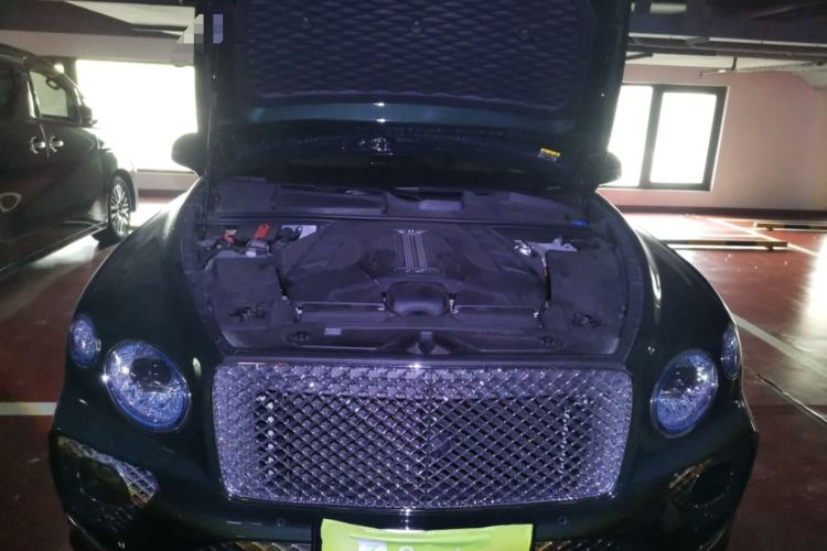 Used Bentley Bentayga 2022 4.0T V8 Engine Bay