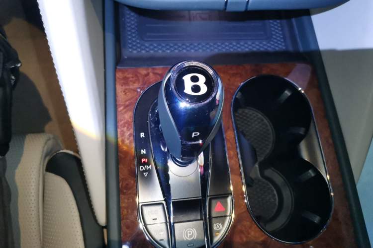 Used Bentley Bentayga 2022 4.0T V8 Gear Lever