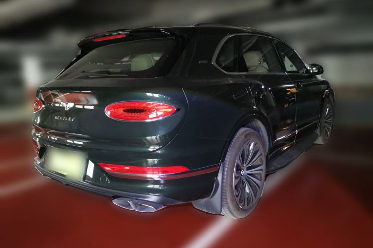 Used Bentley Bentayga 2022 4.0T V8 Rear Right 45 Deg
