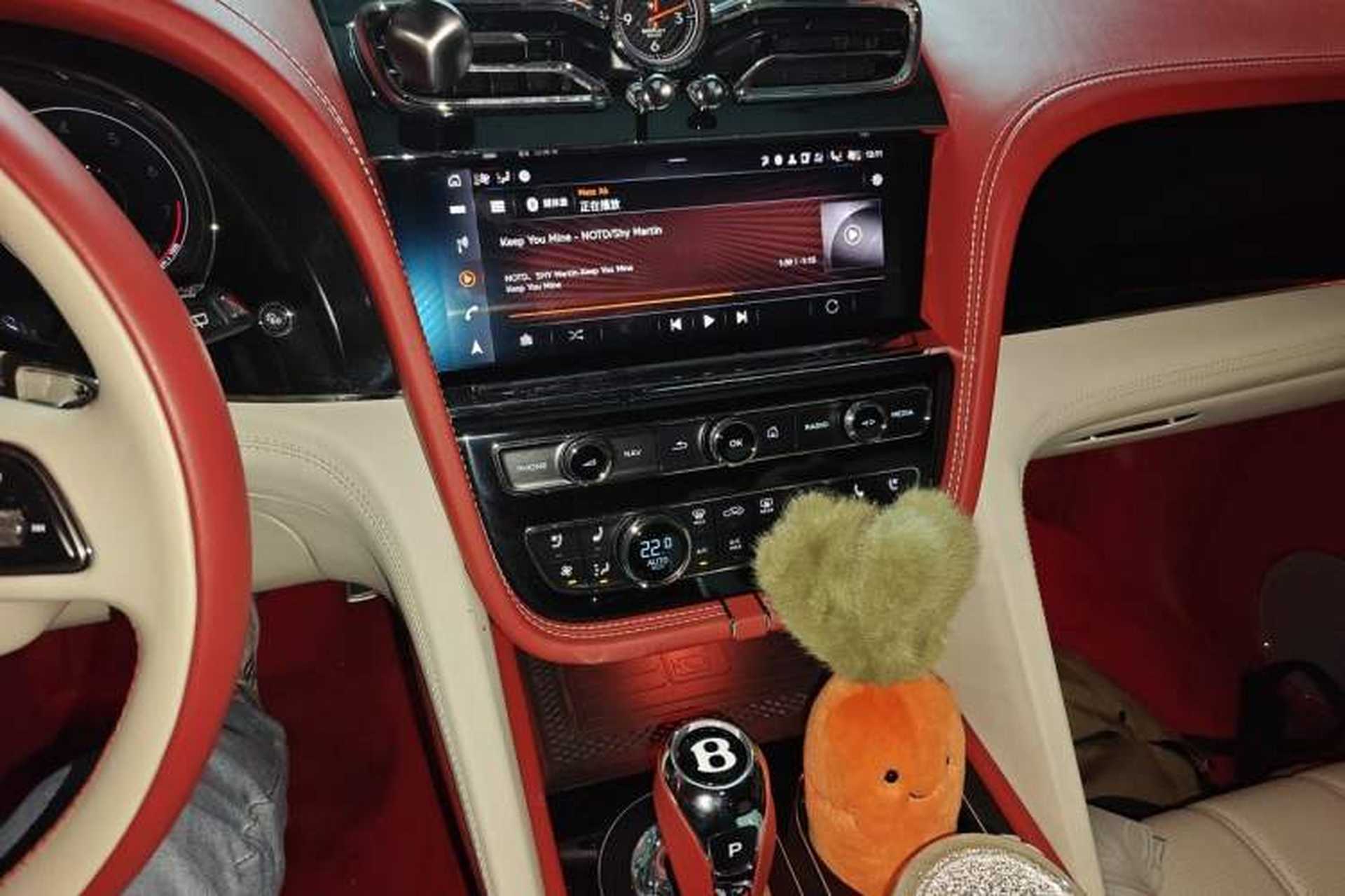 Used Bentley Bentayga 2022 4.0T V8 Audio And AC Panel
