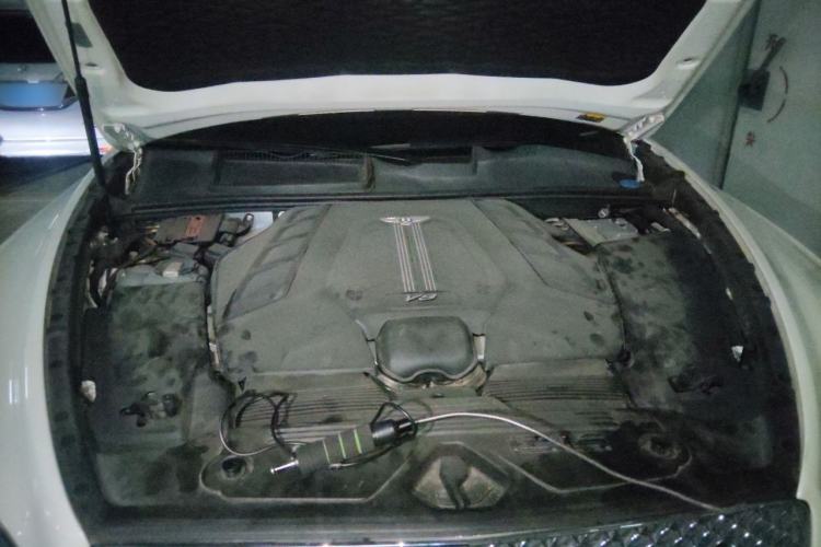 Used Bentley Bentayga 2022 4.0T V8 Engine Bay