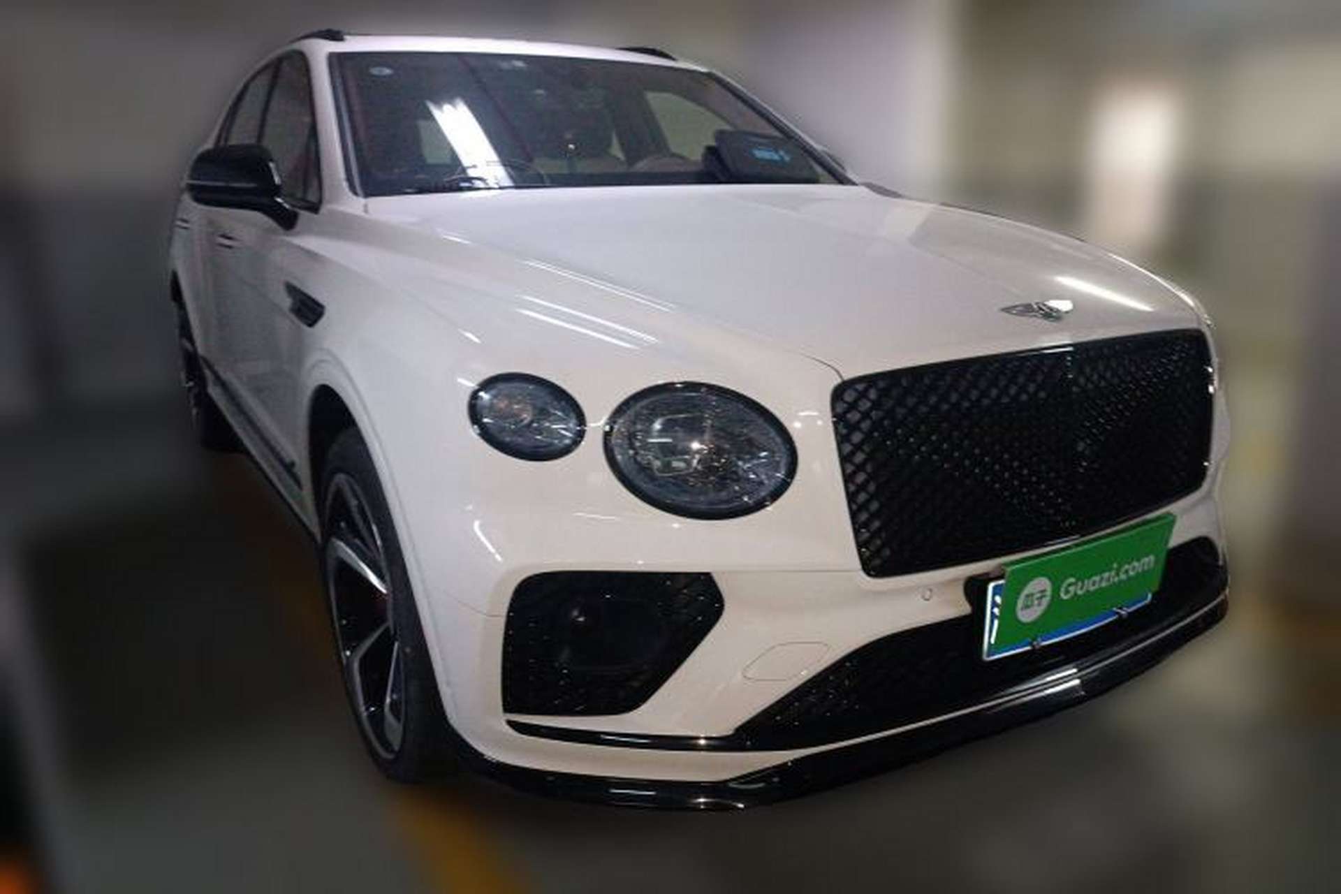 Used Bentley Bentayga 2022 4.0T V8 Front Right 45 Deg