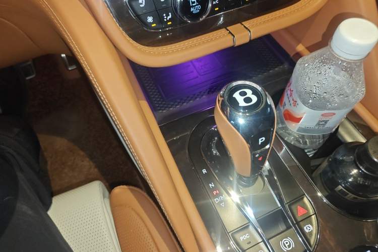 Used Bentley Bentayga 2022 4.0T V8 Gear Lever
