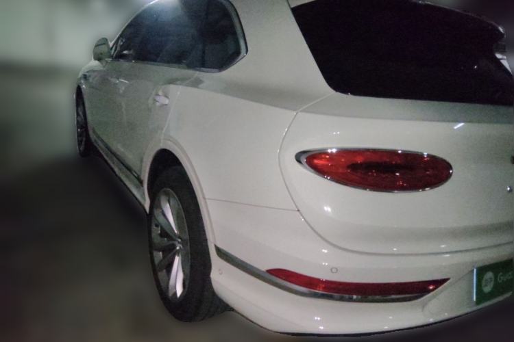 Used Bentley Bentayga 2022 4.0T V8 Rear Left 45 Deg