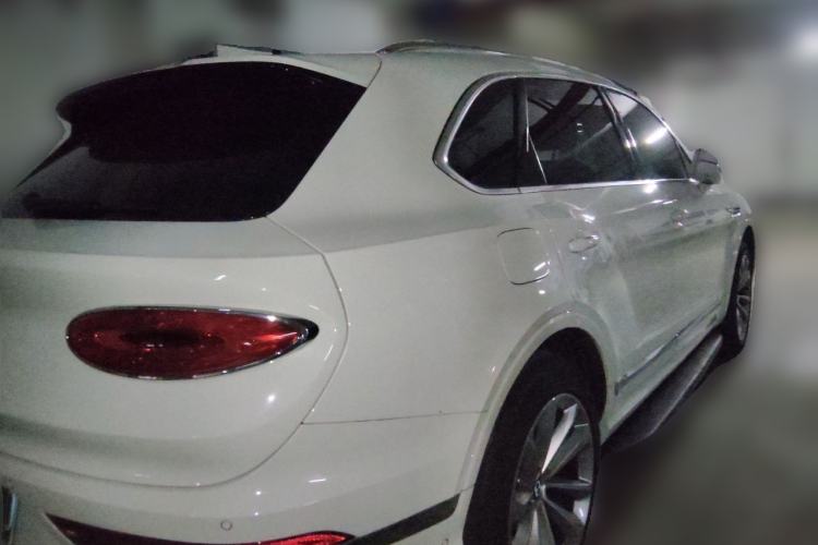 Used Bentley Bentayga 2022 4.0T V8 Rear Right 45 Deg