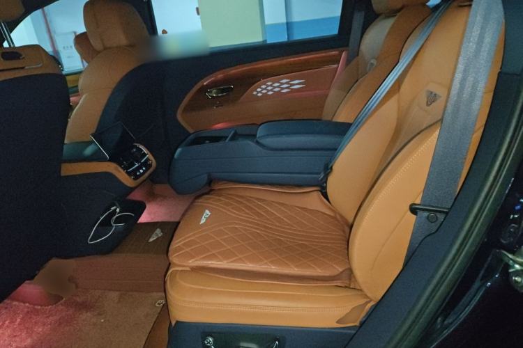 Used Bentley Bentayga 2023 4.0T V8 Long Wheelbase Edition Left Rear Seat