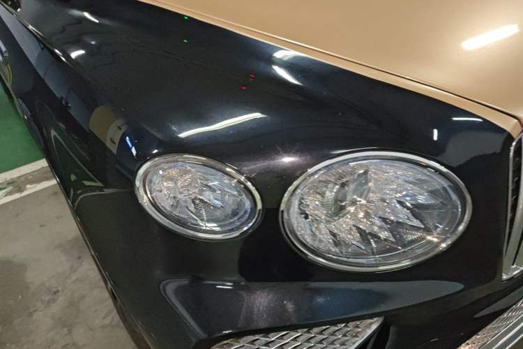 Used Bentley Bentayga 2023 4.0T V8 Long Wheelbase Edition Right Front Headlight