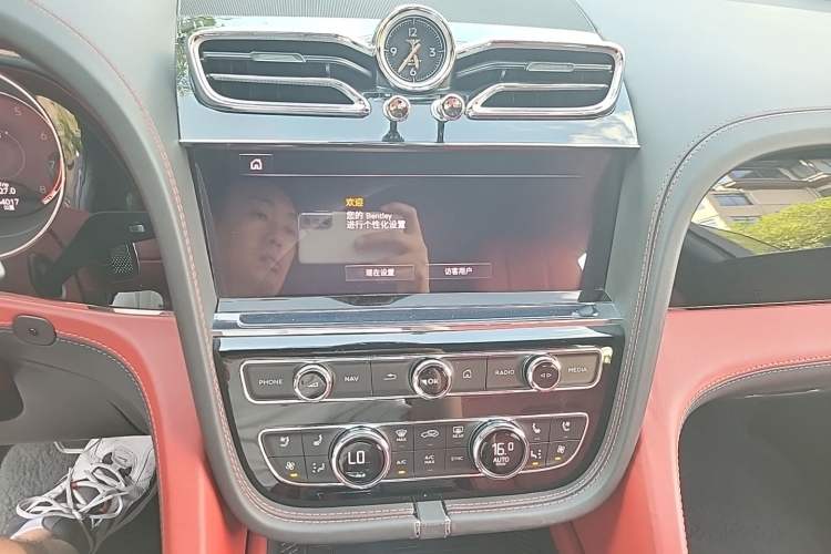 Used Bentley Bentayga 2023 4.0T V8 Long-Wheelbase Audie Edition Audio And AC Panel