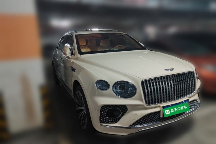 Used Bentley Bentayga 2023 4.0T V8 Long-Wheelbase Audie Edition Front Right 45 Deg