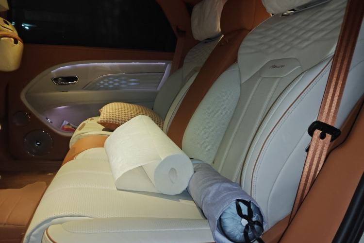 Used Bentley Bentayga 2023 4.0T V8 Long-Wheelbase Audie Edition Left Rear Seat
