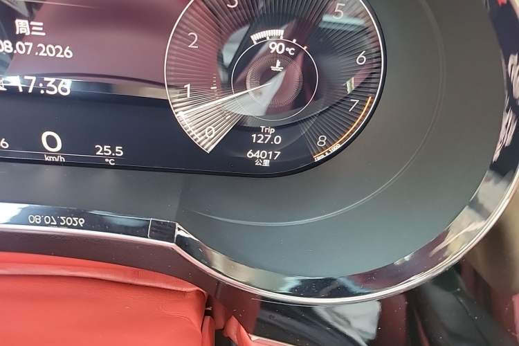 Used Bentley Bentayga 2023 4.0T V8 Long-Wheelbase Audie Edition Odometer Close Up