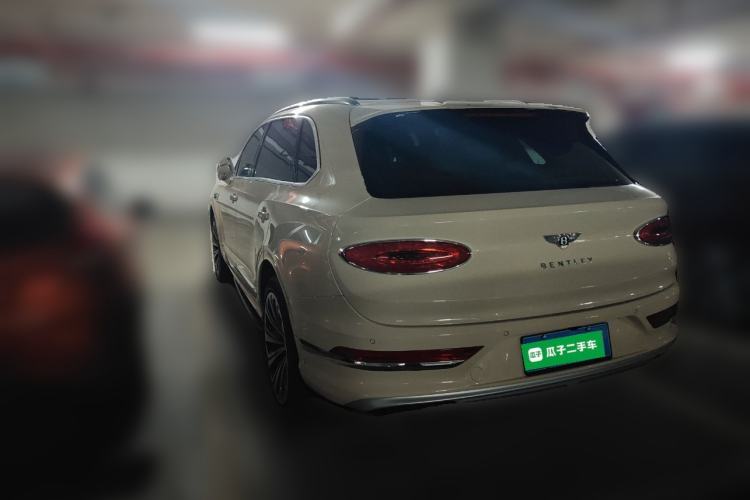 Used Bentley Bentayga 2023 4.0T V8 Long-Wheelbase Audie Edition Rear Left 45 Deg