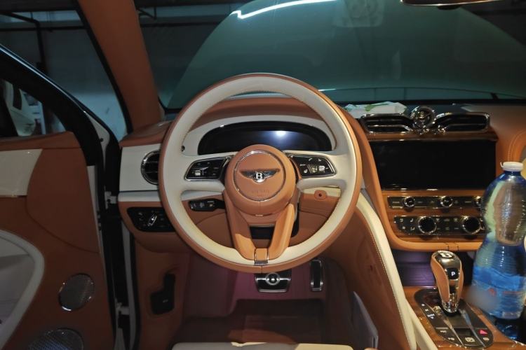 Used Bentley Bentayga 2023 4.0T V8 Long-Wheelbase Audie Edition Steering Wheel