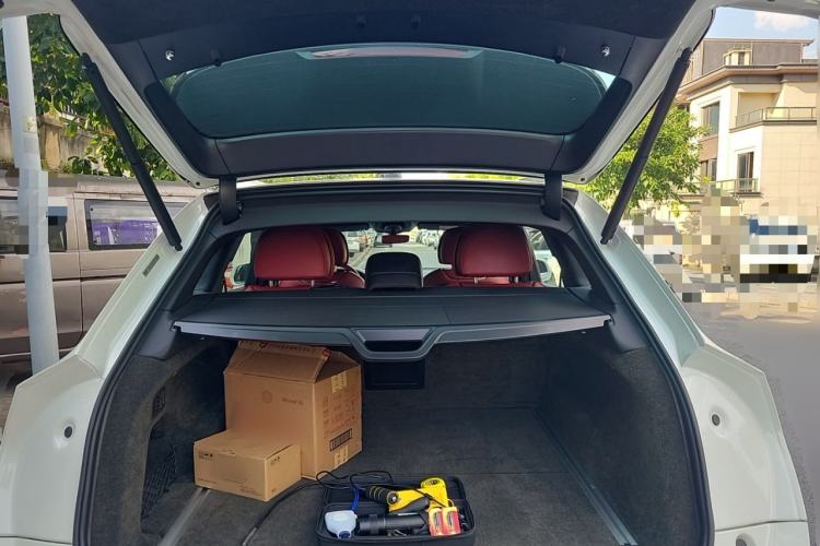Used Bentley Bentayga 2023 4.0T V8 Long-Wheelbase Audie Edition Trunk