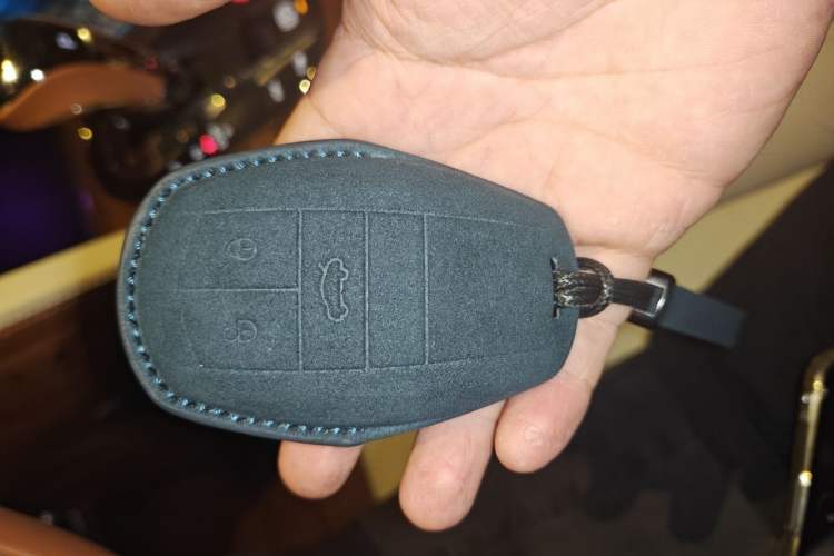 Used Bentley Bentayga 2023 4.0T V8 Long-Wheelbase Audie Edition Vehicle Key