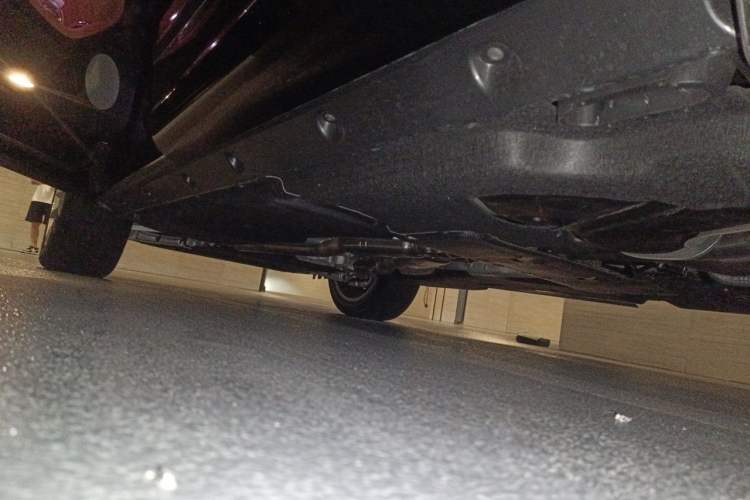 Used Bentley Bentayga 2024 4.0T V8 Long-Wheelbase Version Chassis Rear Left