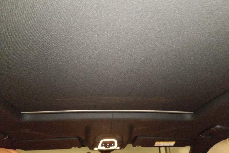 Used Bentley Bentayga 2024 4.0T V8 Long-Wheelbase Version Headliner