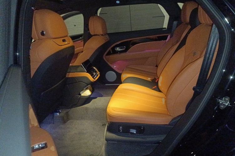 Used Bentley Bentayga 2024 4.0T V8 Long-Wheelbase Version Left Rear Seat