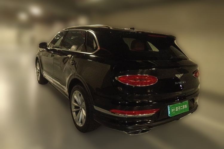 Used Bentley Bentayga 2024 4.0T V8 Long-Wheelbase Version Rear Left 45 Deg