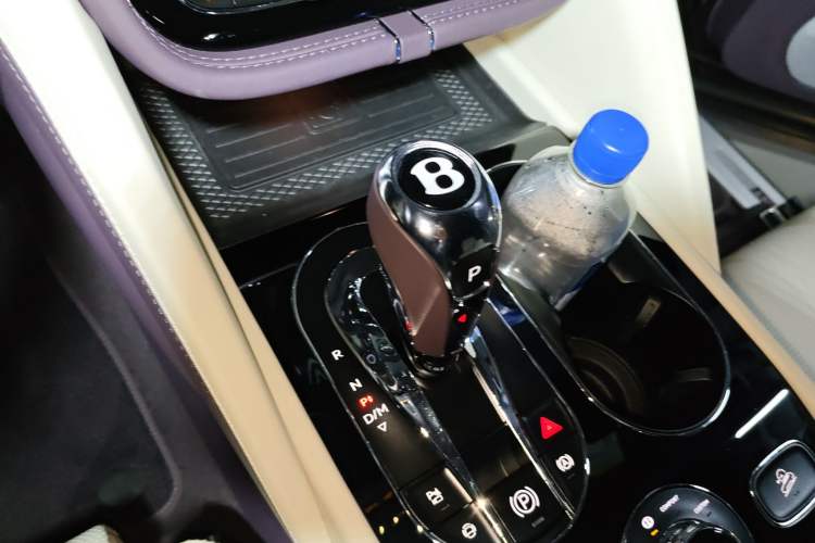 Used Bentley Bentayga 2024 4.0T V8 Long-Wheelbase Version Gear Lever