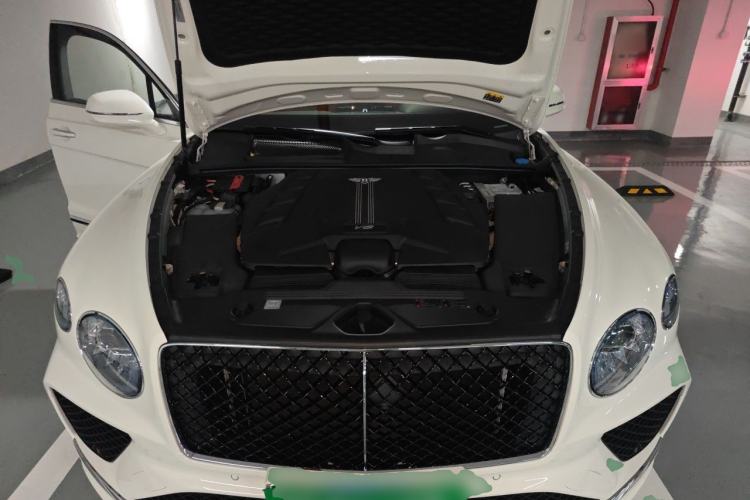 Used Bentley Bentayga 2024 4.0T V8 Engine Bay