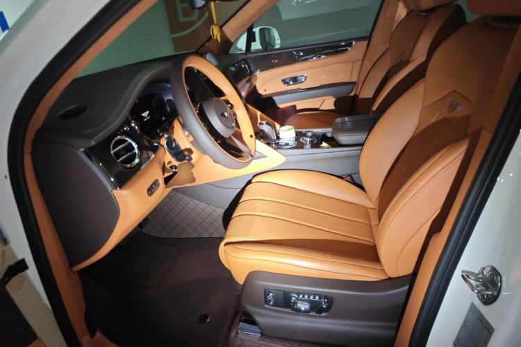 Used Bentley Bentayga 2024 4.0T V8 Left Front Seat
