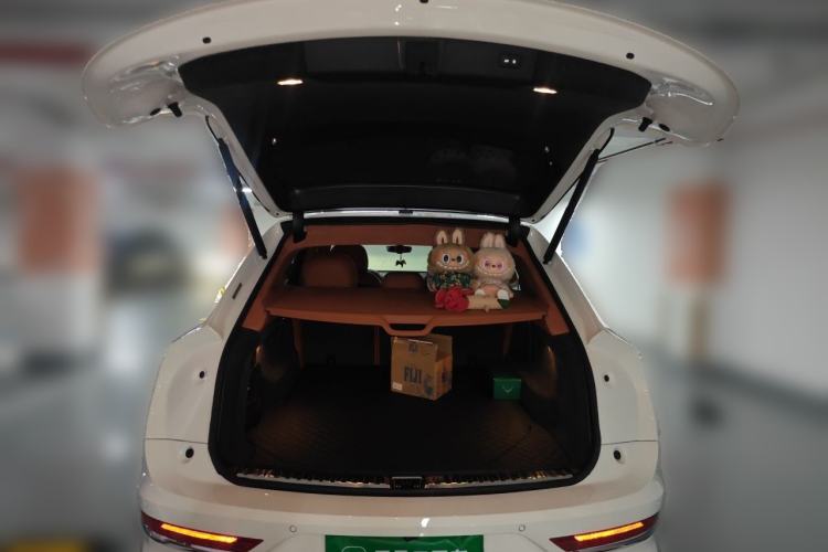 Used Bentley Bentayga 2024 4.0T V8 Trunk
