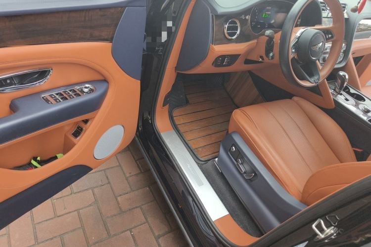 Used Bentley Bentayga Plug-in Hybrid 2021 3.0T PHEV Driver Seat