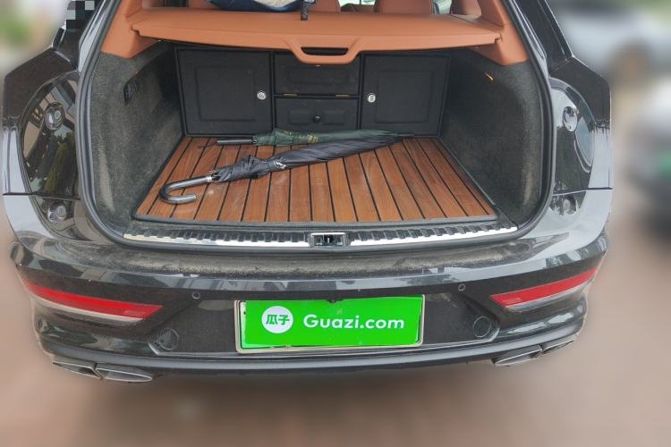 Used Bentley Bentayga Plug-in Hybrid 2021 3.0T PHEV Trunk