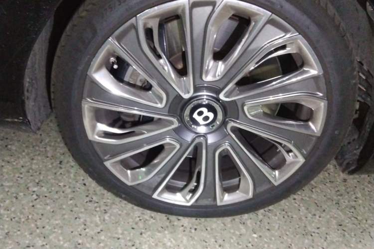 Used Bentley Continental 2010 Supersports 6.0 Right Front Wheel Hub