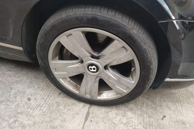 Used Bentley Continental 2012 6.0T GT W12 Right Front Wheel Hub