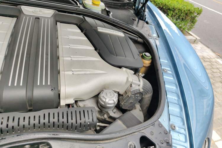 Used Bentley Continental 2012 6.0T GT W12 Engine Bay Left