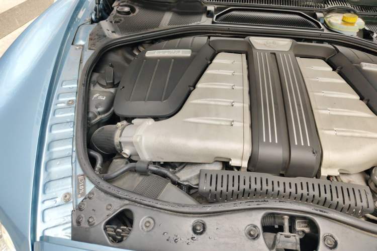 Used Bentley Continental 2012 6.0T GT W12 Engine Bay Right