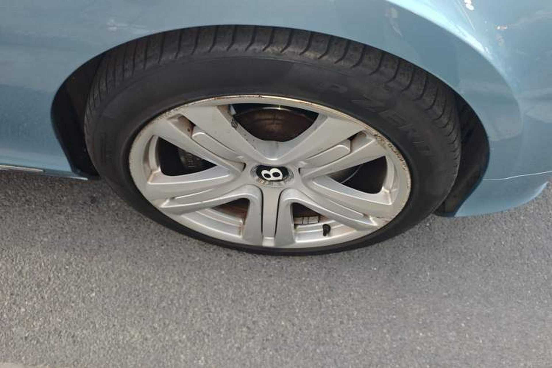 Used Bentley Continental 2012 6.0T GT W12 Right Front Wheel Hub