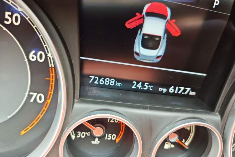 Used Bentley Continental 2012 4.0T GT V8 Odometer Close Up