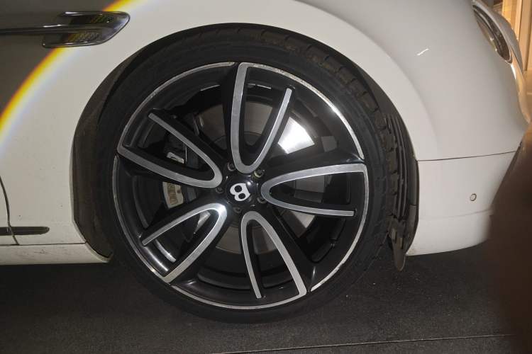 Used Bentley Continental 2012 4.0T GTC V8 Right Front Wheel Hub