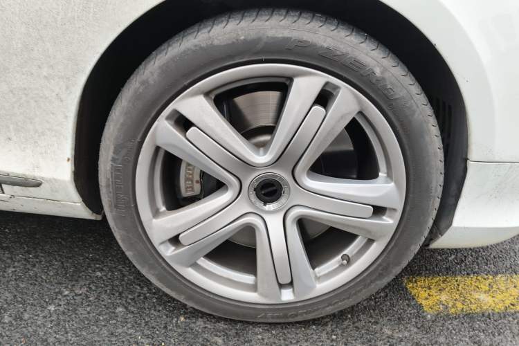 Used Bentley Continental 2012 4.0T GT V8 Right Front Wheel Hub