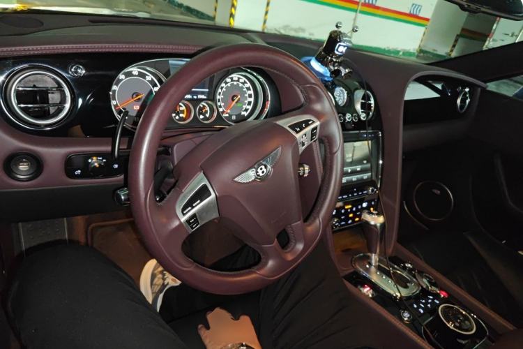 Used Bentley Continental 2014 4.0T GT V8 S Standard Edition Center Console