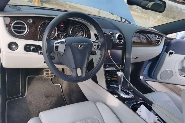Used Bentley Continental 2014 4.0T GT V8 S Standard Edition Center Console