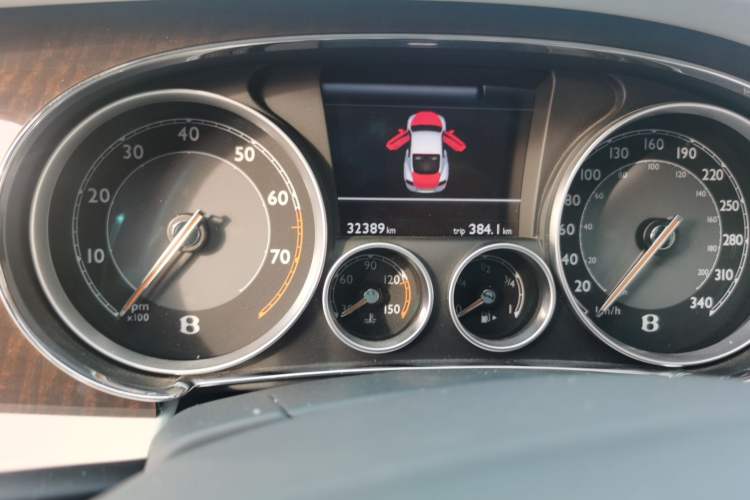Used Bentley Continental 2014 4.0T GT V8 S Standard Edition Odometer Close Up