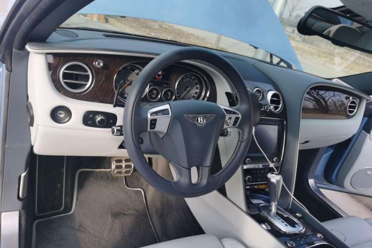 Used Bentley Continental 2014 4.0T GT V8 S Standard Edition Steering Wheel