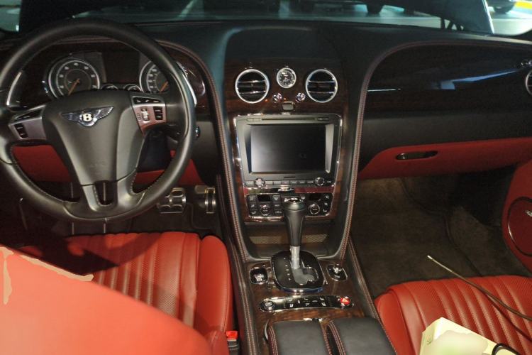 Used Bentley Continental 2015 4.0T GT V8 Standard Edition Center Console