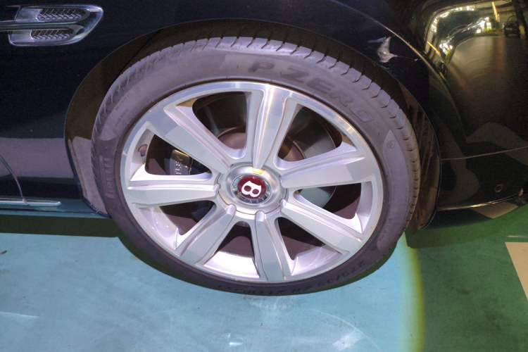 Used Bentley Continental 2015 4.0T GT V8 Standard Edition Right Front Wheel Hub