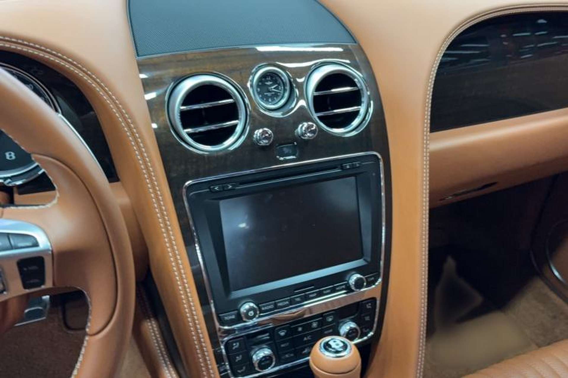 Used Bentley Continental 2015 4.0T GT V8 Standard Edition Audio And AC Panel