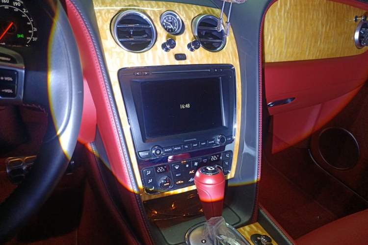 Used Bentley Continental 2015 4.0T GT V8 Standard Edition Audio And AC Panel