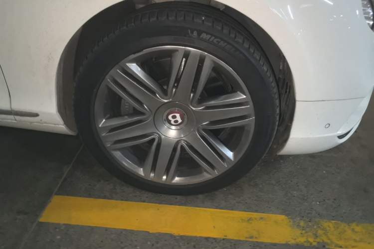 Used Bentley Continental 2015 4.0T GT V8 Standard Edition Right Front Wheel Hub